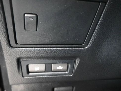 Used 2011 Lexus LS 460 L w/ Luxury Pkg image 24