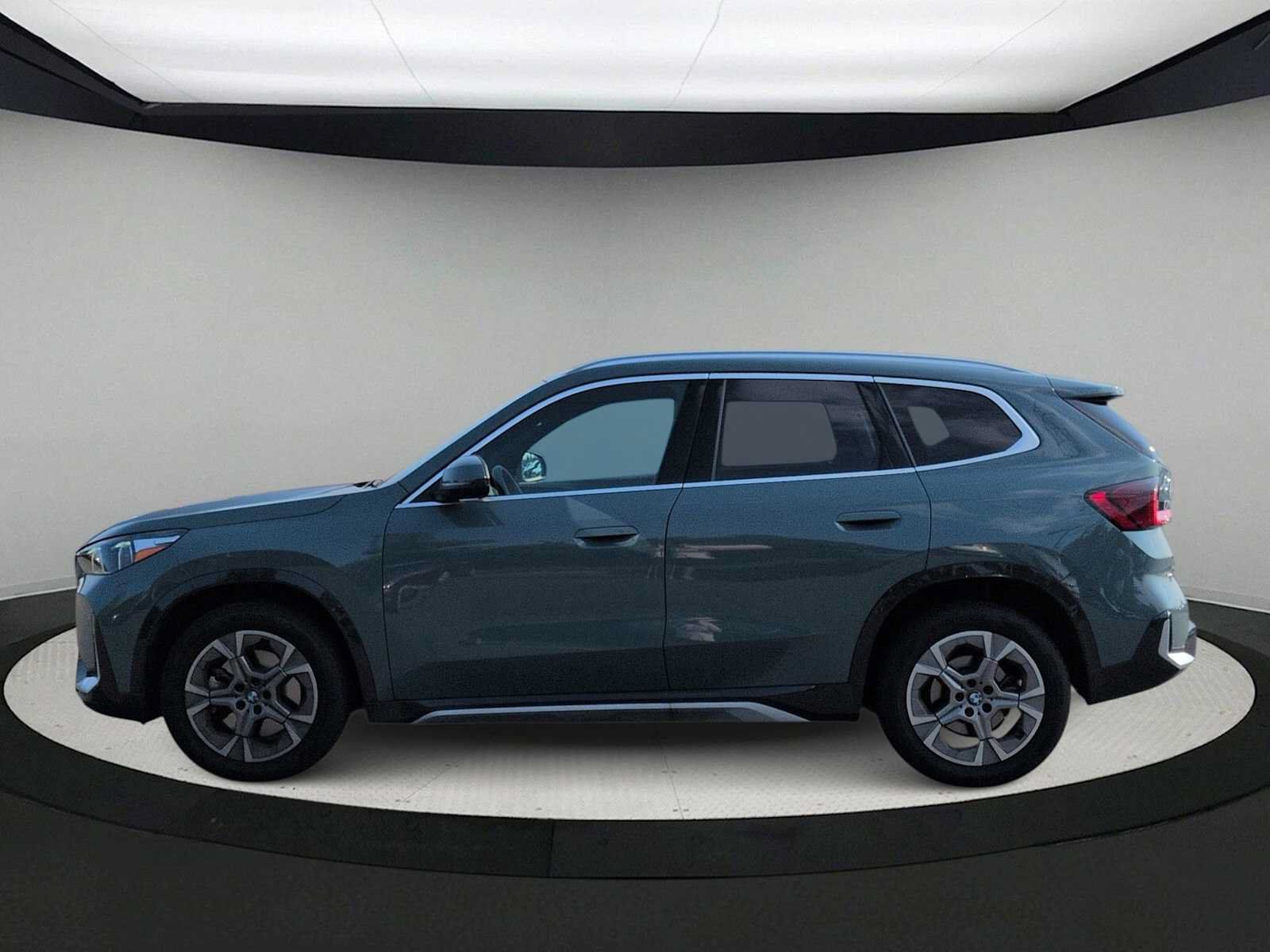 Used 2026 BMW X1 xDrive28i w/ Convenience Package AWD/4WD image 5