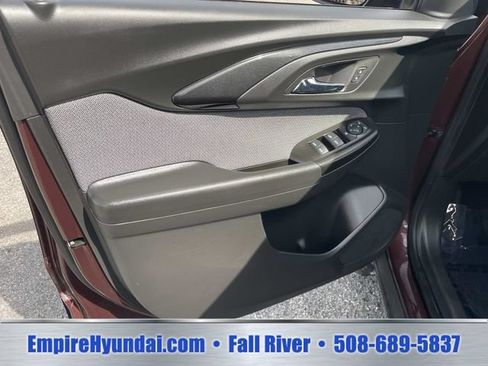 Used 2023 Chevrolet TrailBlazer LT w/ Convenience Package FWD image 17