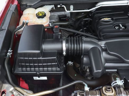 Used 2017 Chevrolet Colorado LT w/ LT Convenience Package RWD image 12