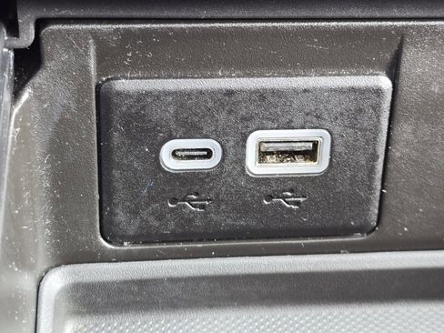 Used 2023 GMC Yukon XL Denali Ultimate image 7