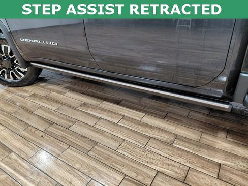 Used 2025 GMC Sierra 2500 Denali Ultimate image 18