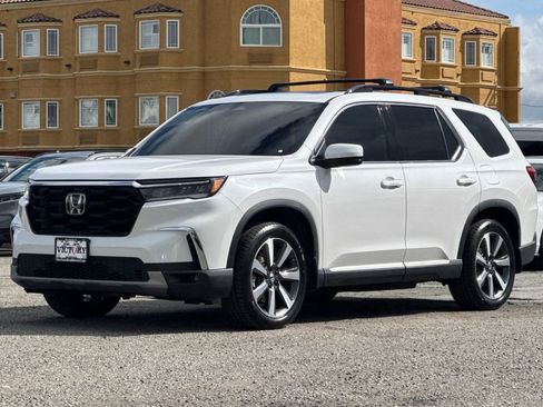 Certified 2023 Honda Pilot Touring image 8