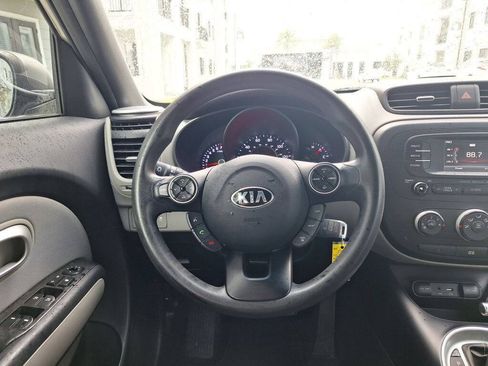 Used 2016 Kia Soul + FWD image 26