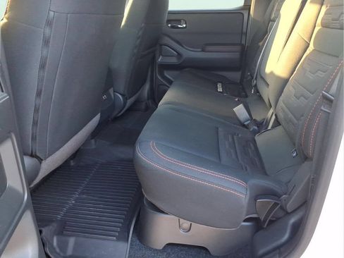 Used 2024 Nissan Frontier PRO-4X w/ Technology Package AWD/4WD image 17