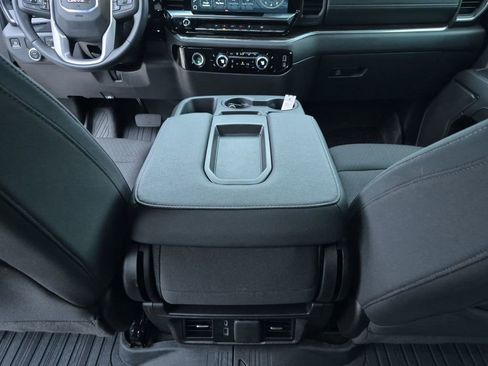 Used 2024 GMC Sierra 1500 Elevation RWD image 31