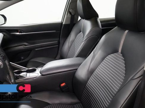 Used 2023 Toyota Camry SE w/ Cold Weather Package FWD image 11