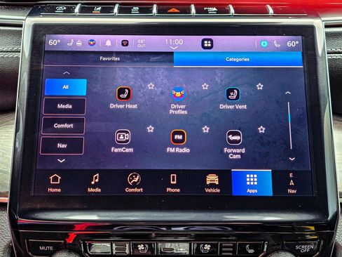 Used 2025 Jeep Grand Cherokee L Limited w/ Luxury Tech Group II AWD/4WD image 19