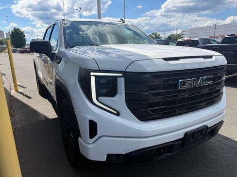 Used 2022 GMC Sierra 1500 Elevation w/ Preferred Package AWD/4WD image 4