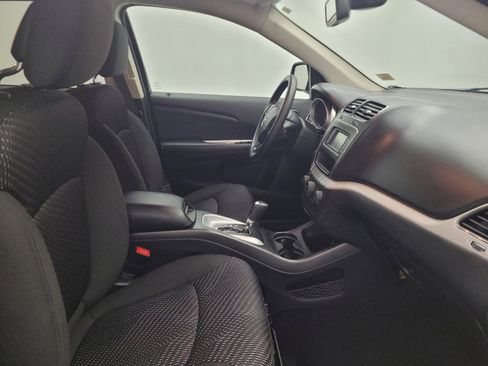 Used 2020 Dodge Journey SE FWD image 21
