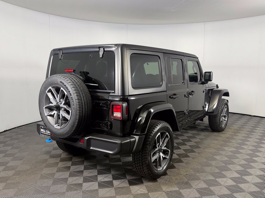 Used 2024 Jeep Wrangler Unlimited AWD/4WD image 6