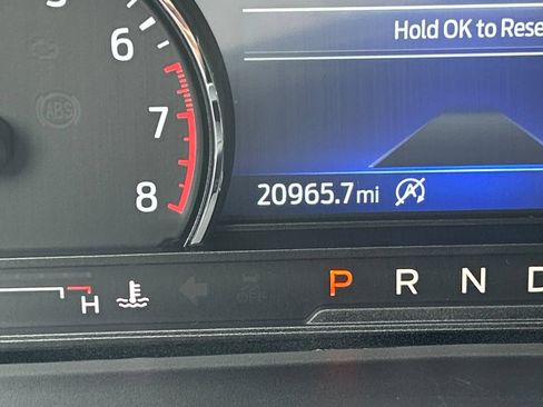 Used 2024 Ford Explorer XLT w/ Equipment Group 202A AWD/4WD image 21