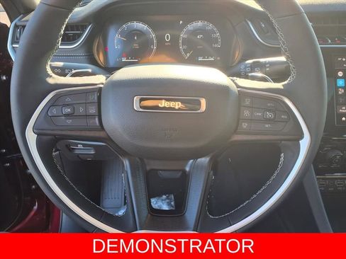 New 2025 Jeep Grand Cherokee Altitude image 13