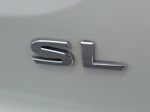 Used 2022 Nissan Pathfinder SL w/ SL Premium Package FWD image 9