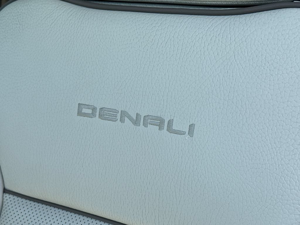 Certified 2023 GMC Yukon XL Denali w/ Denali Reserve Package AWD/4WD image 16