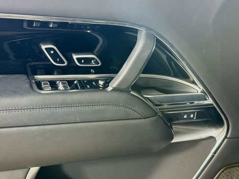 Used 2025 Land Rover Range Rover Long Wheelbase Autobiography image 20