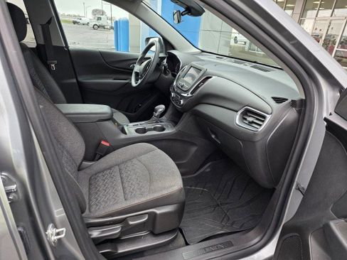 Used 2024 Chevrolet Equinox LT w/ LPO, Floor Liner Package FWD image 18