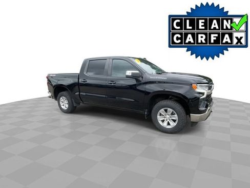 Used 2022 Chevrolet Silverado 1500 LT AWD/4WD image 2