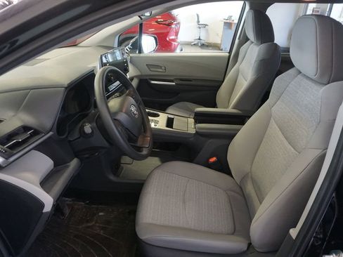Used 2024 Toyota Sienna LE image 16