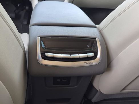 Used 2021 Cadillac XT6 Premium Luxury FWD image 19