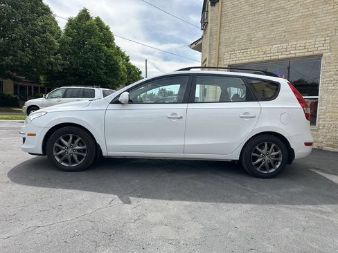 Used 2012 Hyundai Elantra w/ Preferred Pkg FWD image 2