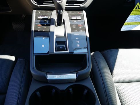 New 2026 Porsche Macan Turbo AWD/4WD image 22