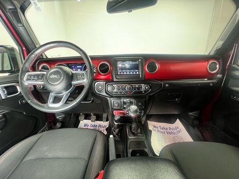 Used 2021 Jeep Wrangler Unlimited Rubicon w/ Cold Weather Group image 10