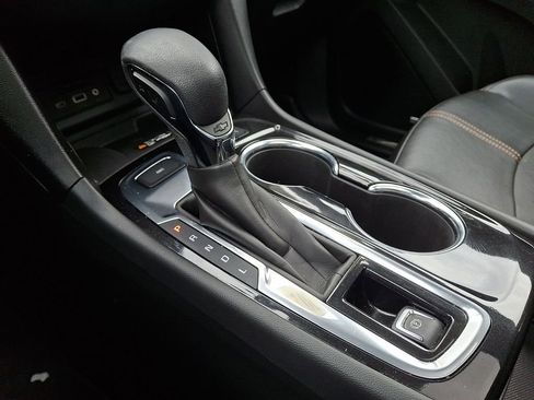 Used 2023 Chevrolet Equinox Premier image 15