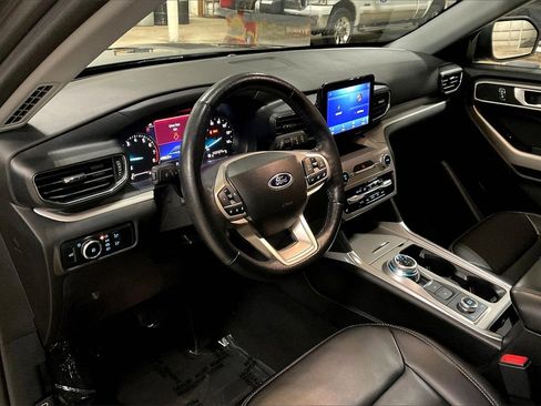 Certified 2023 Ford Explorer XLT w/ Equipment Group 202A image 13