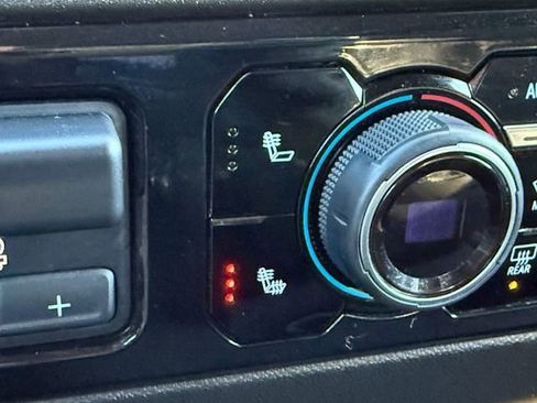 Used 2025 Chevrolet Silverado 1500 LT image 12