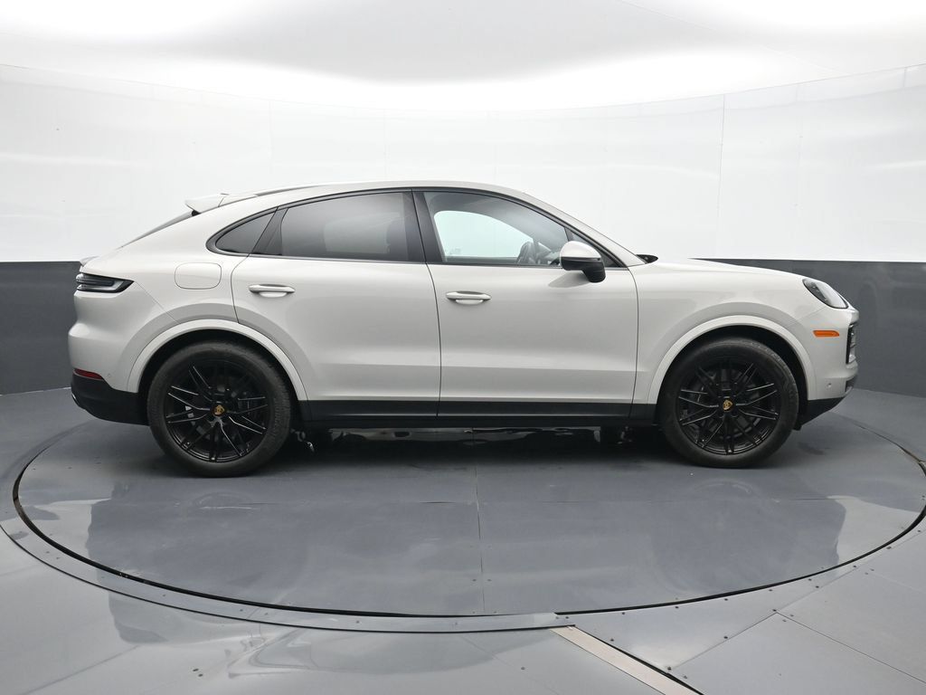 Certified 2024 Porsche Cayenne Coupe AWD/4WD image 23