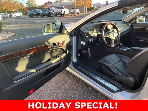 Used 2011 Mercedes-Benz E 550 Cabriolet image 4