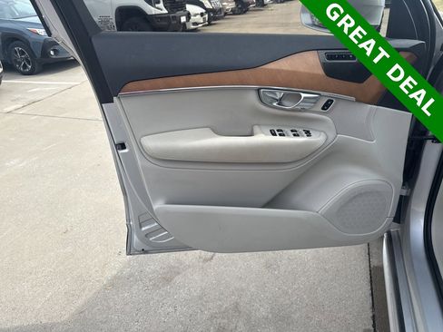 Used 2021 Volvo XC90 T6 Momentum w/ Advanced Package image 21