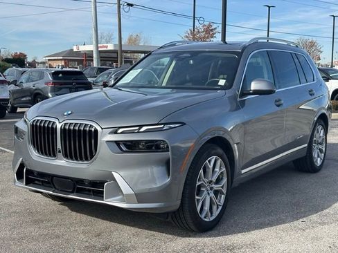 Certified 2025 BMW X7 xDrive40i w/ Premium Package image 3