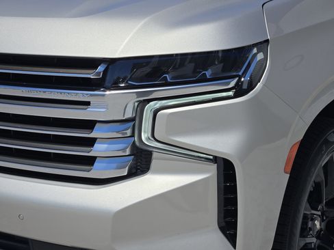 Used 2023 Chevrolet Tahoe High Country w/ Premium Package 2 RWD image 11