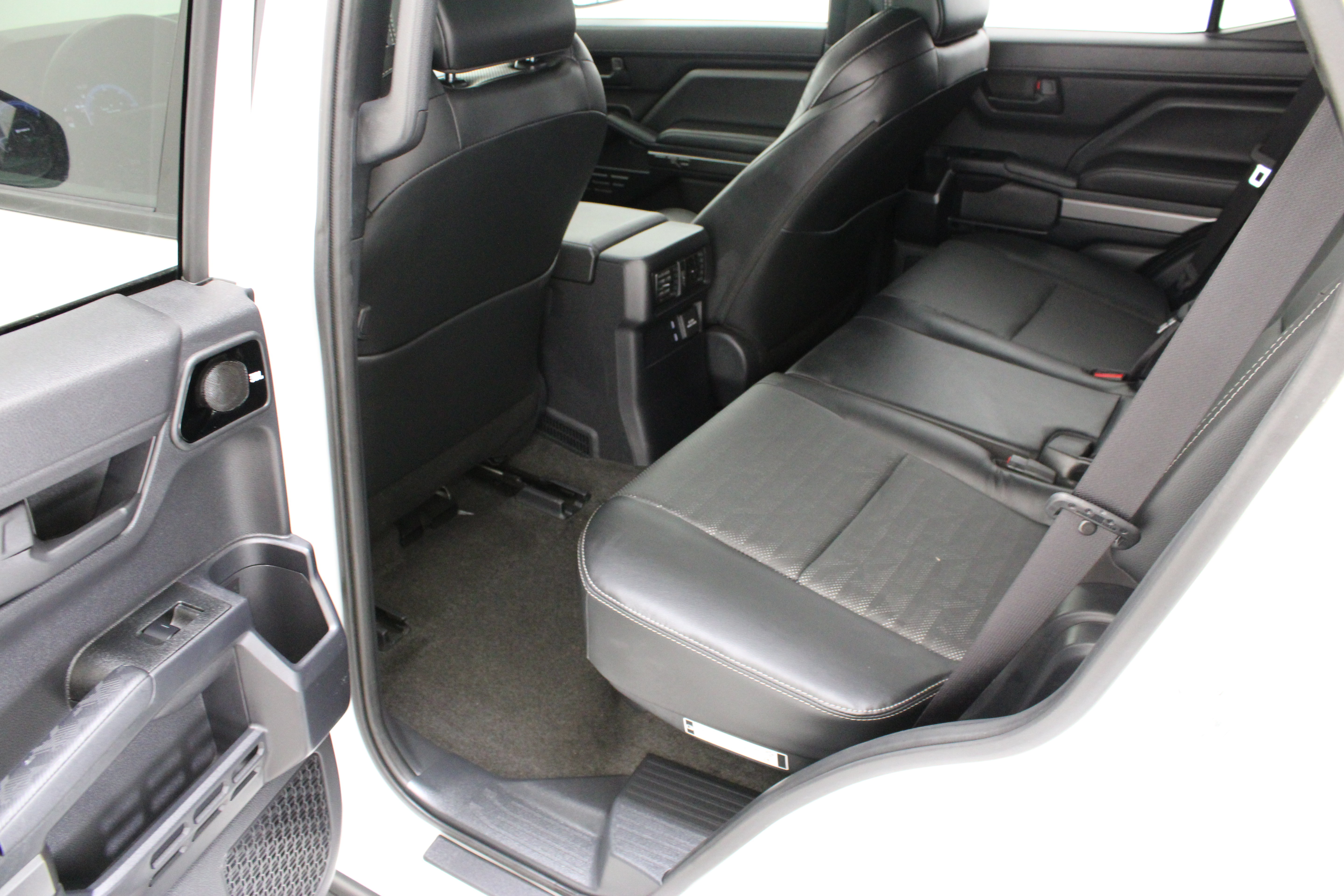 Used 2025 Toyota 4Runner TRD Off-Road Premium w/ Tow Technology Package AWD/4WD image 30