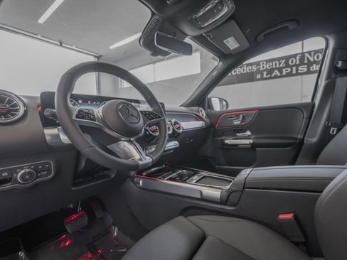 Used 2025 Mercedes-Benz GLB 250 image 6