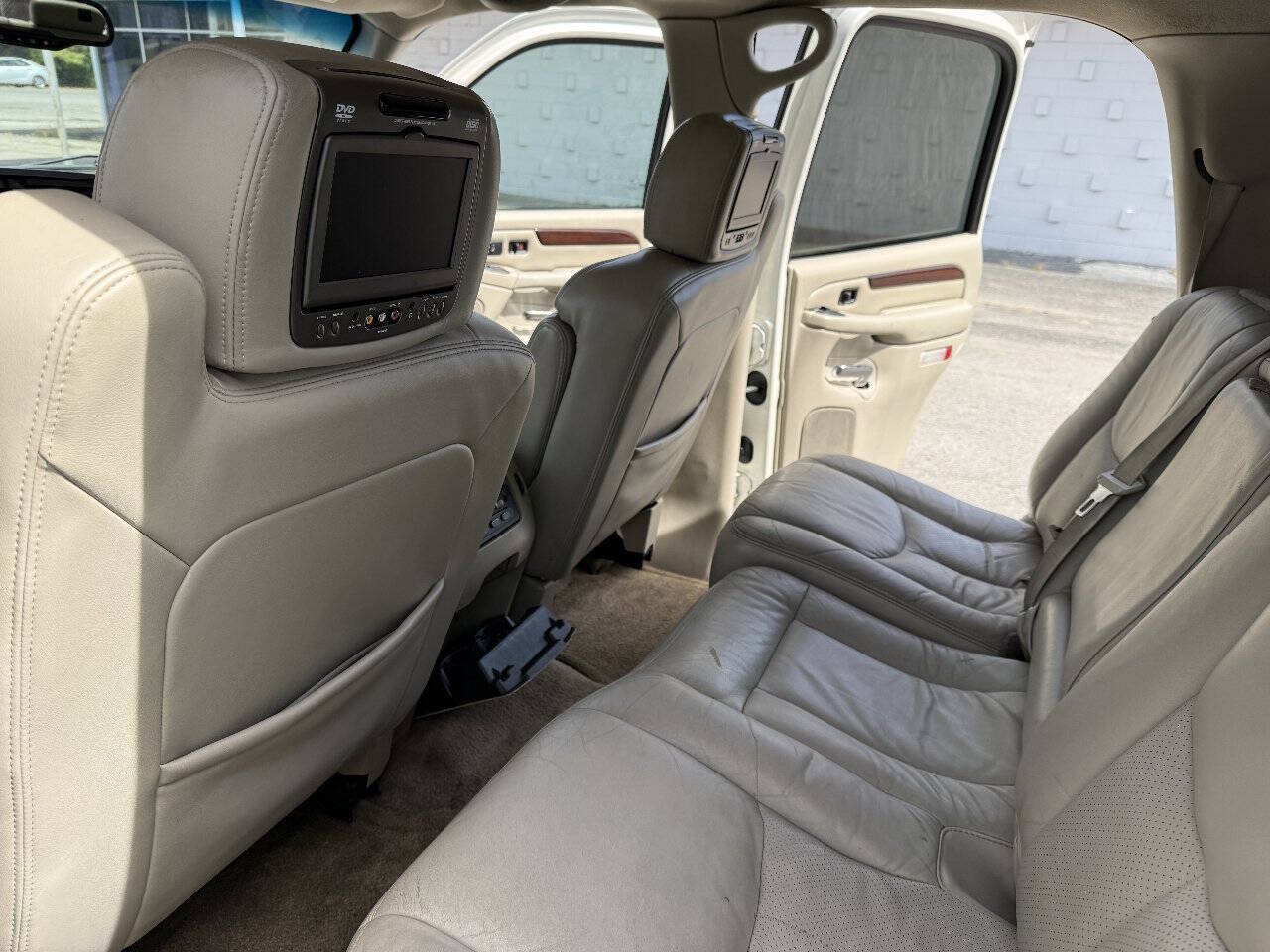 Used 2003 Cadillac Escalade 2WD image 11