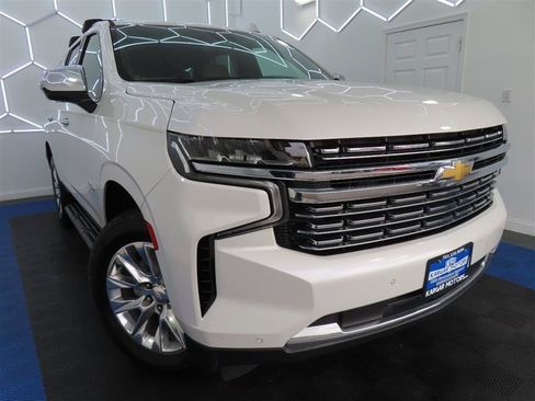 Used 2023 Chevrolet Tahoe Premier RWD image 2