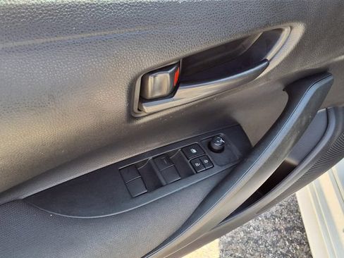 Used 2022 Toyota Corolla LE FWD image 16