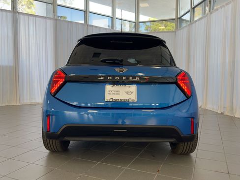 Certified 2025 MINI Cooper S image 10