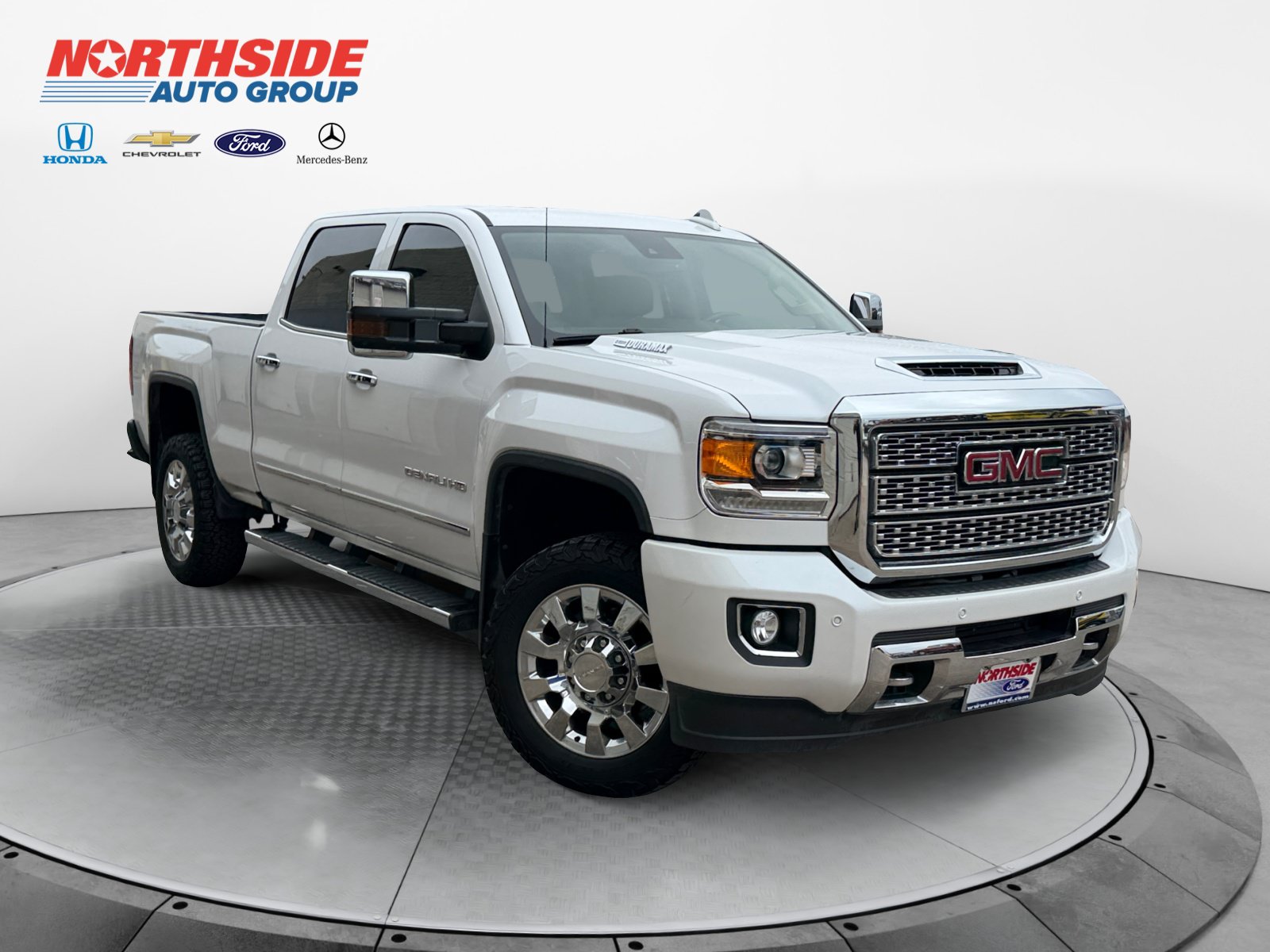 Used 2019 GMC Sierra 2500 Denali w/ Duramax Plus Package AWD/4WD image 1