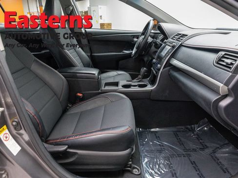 Used 2016 Toyota Camry SE FWD image 23