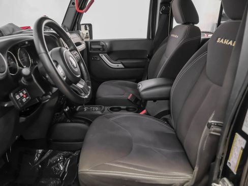 Used 2014 Jeep Wrangler Unlimited Sahara image 21