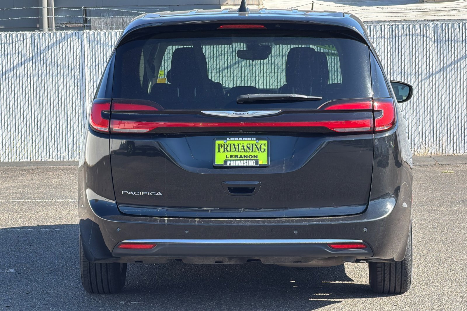 Used 2023 Chrysler Pacifica Touring-L FWD image 5