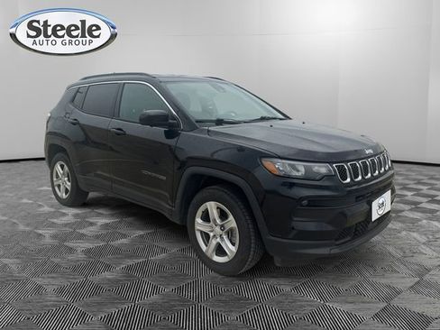 Used 2023 Jeep Compass Latitude w/ Convenience Group AWD/4WD image 7