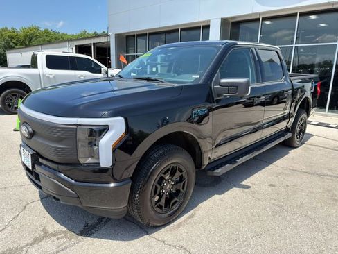 Used 2025 Ford F150 Lightning XLT AWD/4WD image 3