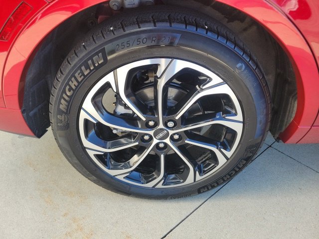 Certified 2025 Lincoln Nautilus Reserve AWD/4WD image 16