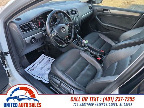Used 2018 Volkswagen Jetta Wolfsburg Edition image 9