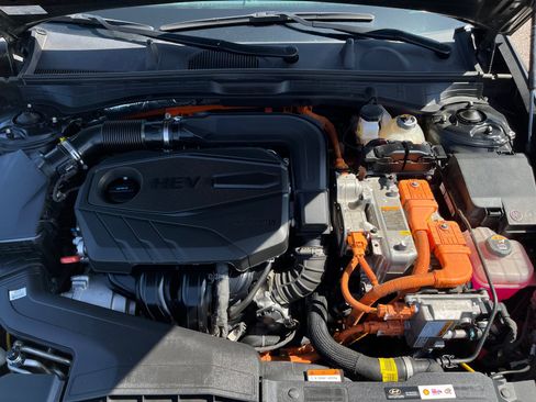 Used 2023 Hyundai Sonata Limited w/ Cargo Package FWD image 9
